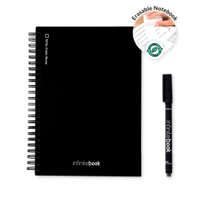 SĀKUMA KOMPLEKTS INFINITEBOOK A5. Komplektā ietilpst A5 "Infinitebook", tīrīšanas komplekts, marķieris un marķiera turētājs.